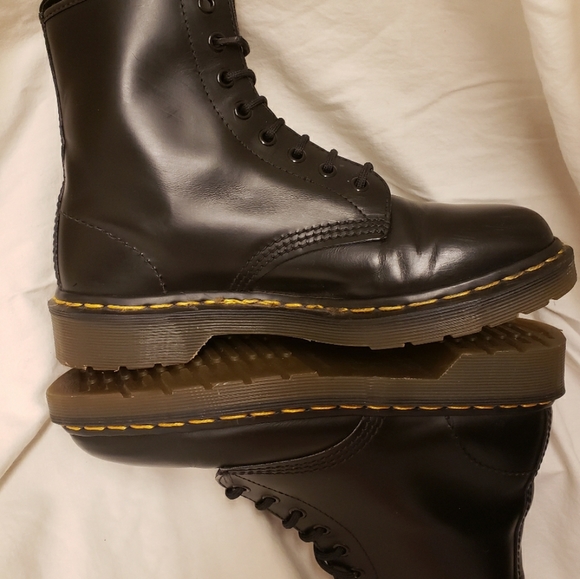 Doc Martens - Picture 4 of 11